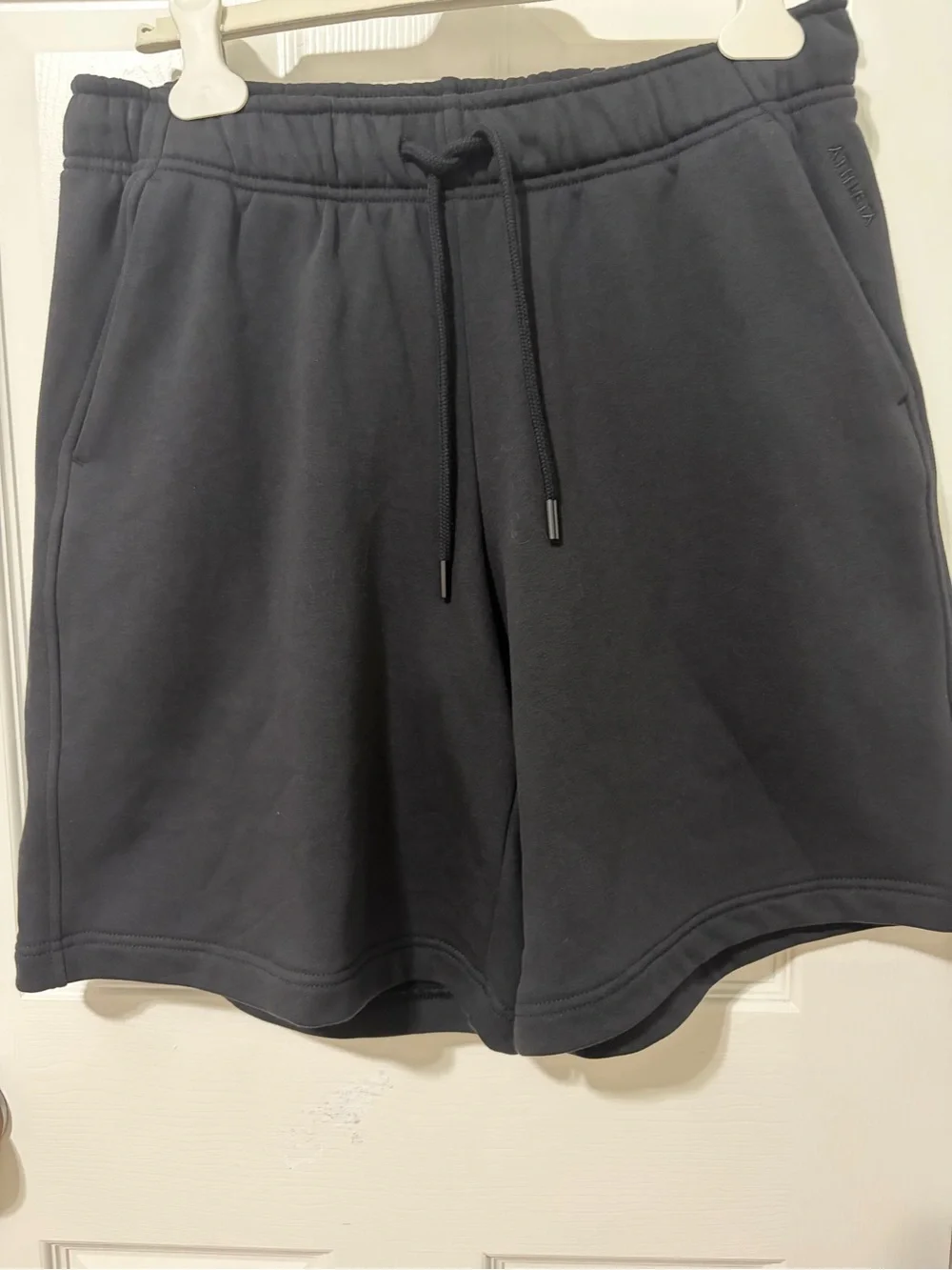 ATHLETA Heavyweight Terry Bermuda Black Drawstring Short Pockets Mid Rise 2026 S